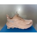 HOKA Clifton 9 Dame/Shifting sand