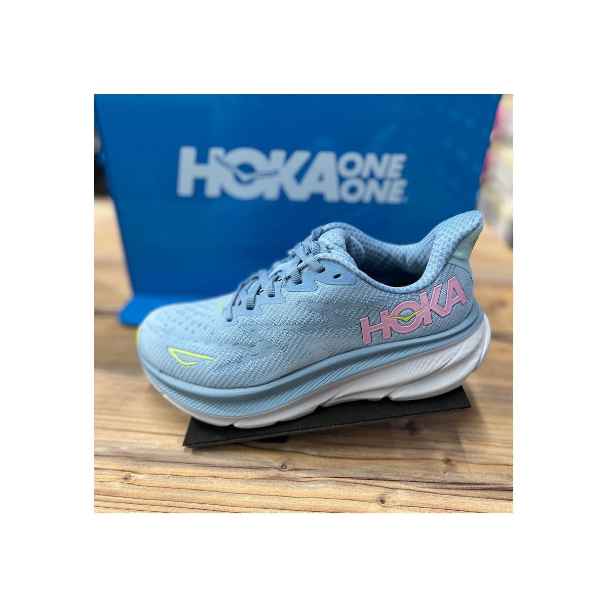 Hoka wide dame 2025